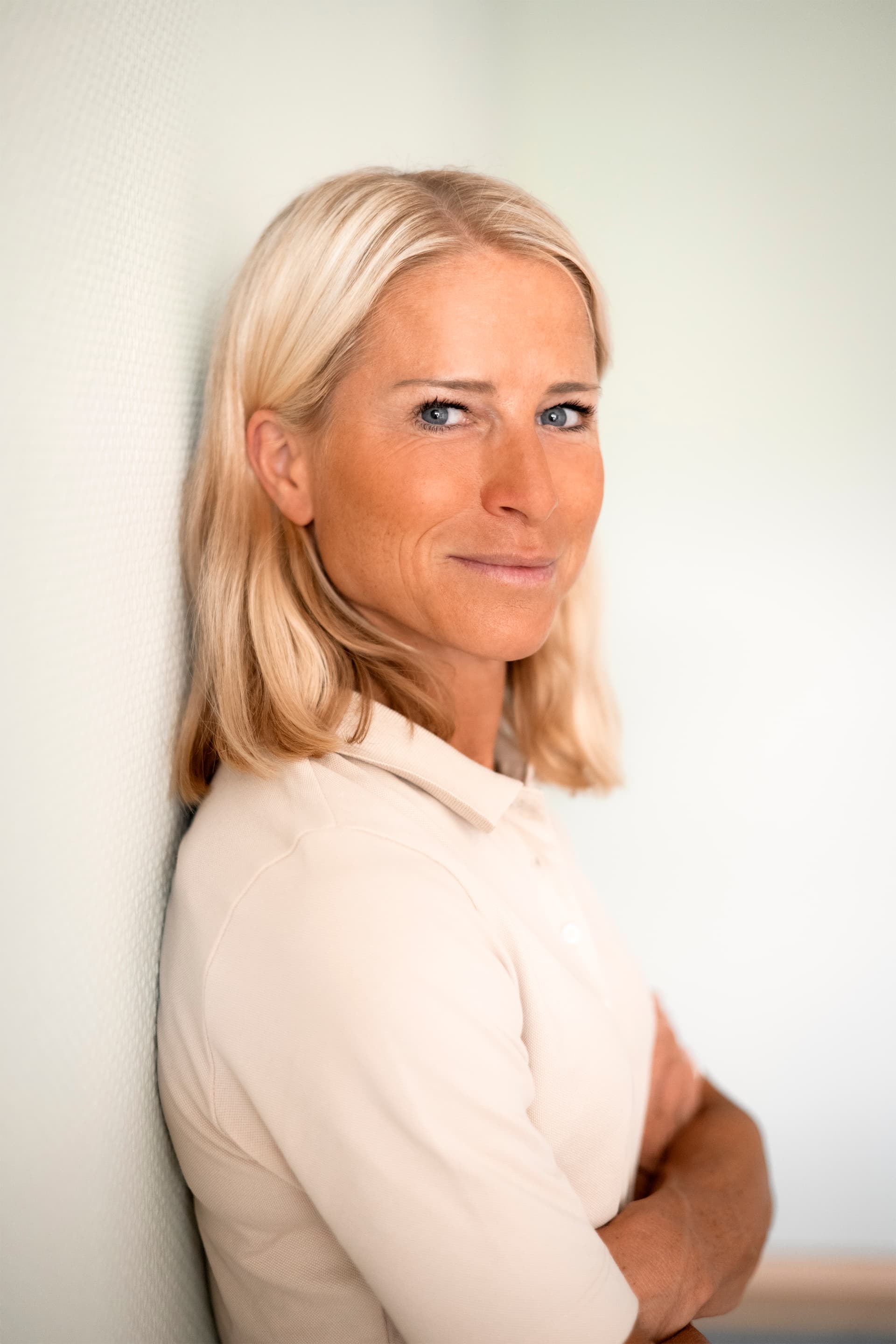Portrait von Dr. med. Julia Moussazadeh in der Osteopraxis Krefeld